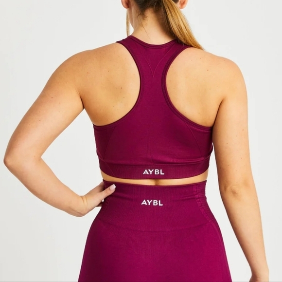 BALANCE V2 Seamless Sports Bra - Picture 2 of 4